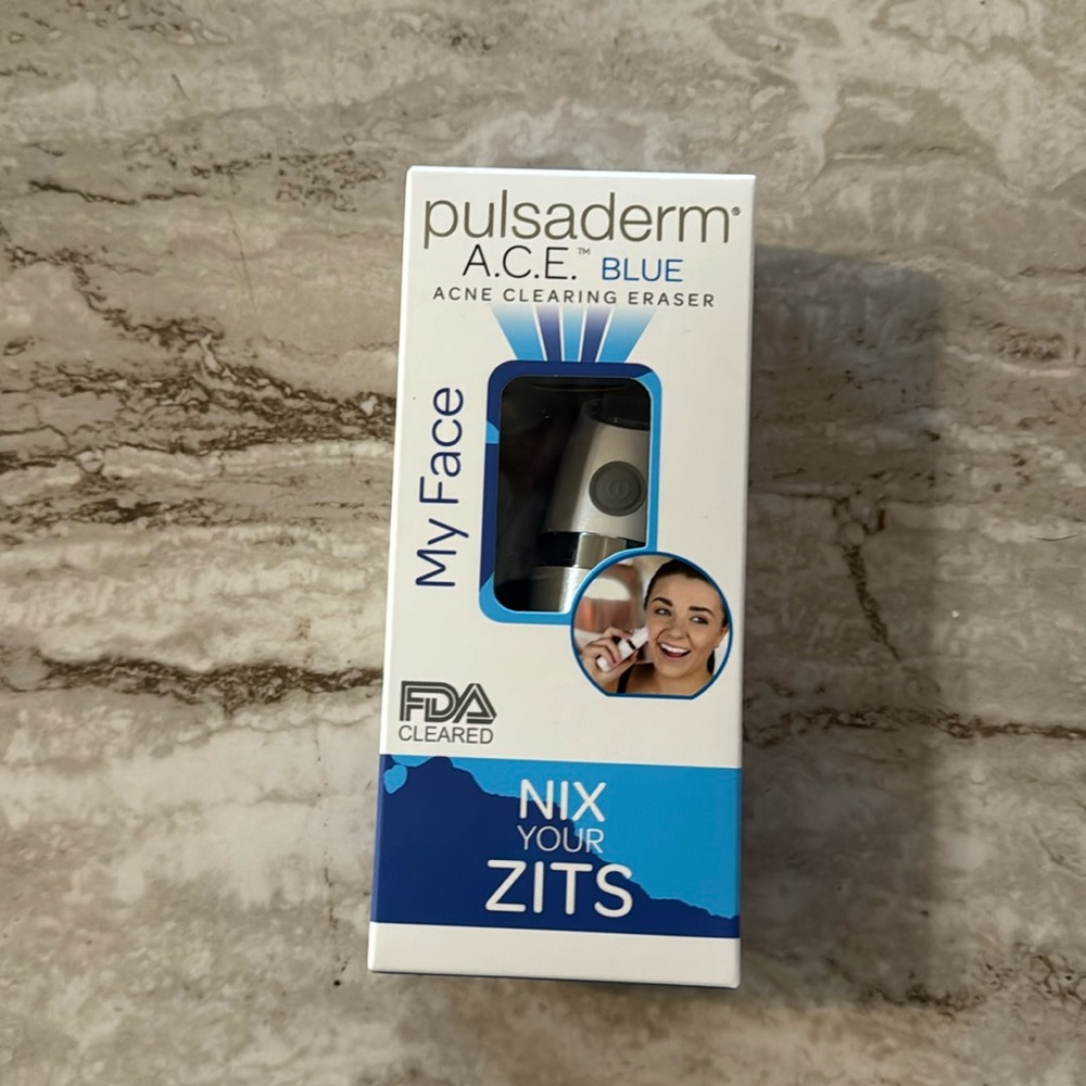 NIB Pulsaderm® A.C.E.™ Blue Acne Clearing Eraser. LED Blue Light system. Battery
